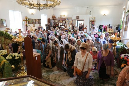 Богослужение в  День Святой Троицы в храме Преображения Господня (19 июня 2016)