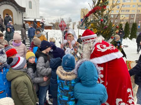 Новогодняя елка с участием Деда Мороза и Снегурочки (27 декабря 2020 года)